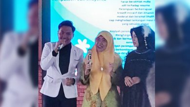 Ketua PD 'Aisyiyah Nganjuk, Novita Rulli Rokhmawati membuat lagu Perempuan Berkemajuan